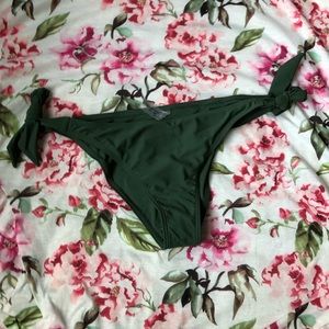 🌸 NWOT Shein army green side-tie bottoms, M